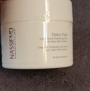 NWOT NASSIF  MD Detox pads completion perfecting pads with alpha/beta hydroxy 60